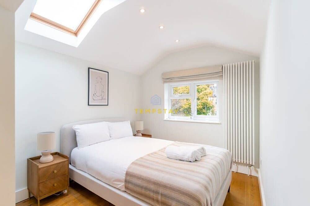 Stylish 3 Bed Cottage❤Walk 2 All Sights & High St in Windsor, Berkshire