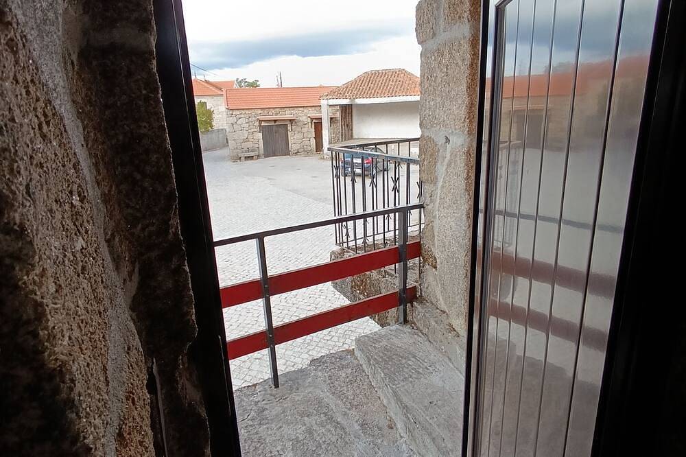 Casa típica de pedra em Paredes do pinhāo,S. Lourenço Riba pinhao/ sabrosa/, foto 8