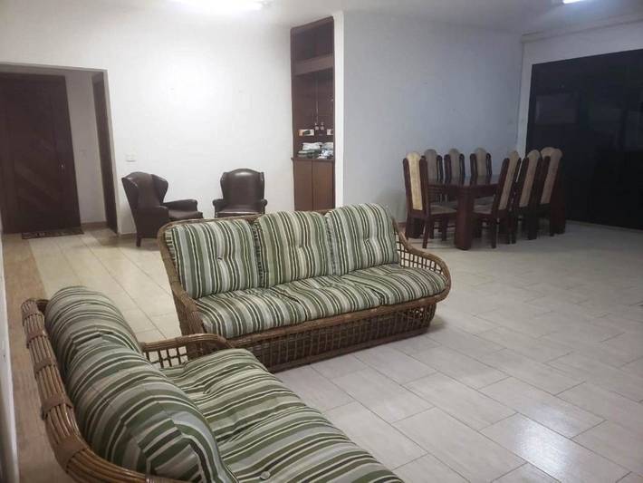 Casas e apartamentos de temporada para 10 pessoas, com balcão e piscina e ainda jardim em Tortuga (Guarujá)