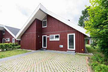 Ferienhaus für 6 Personen, mit Sauna und Balkon sowie Garten und Whirlpool in Mirow