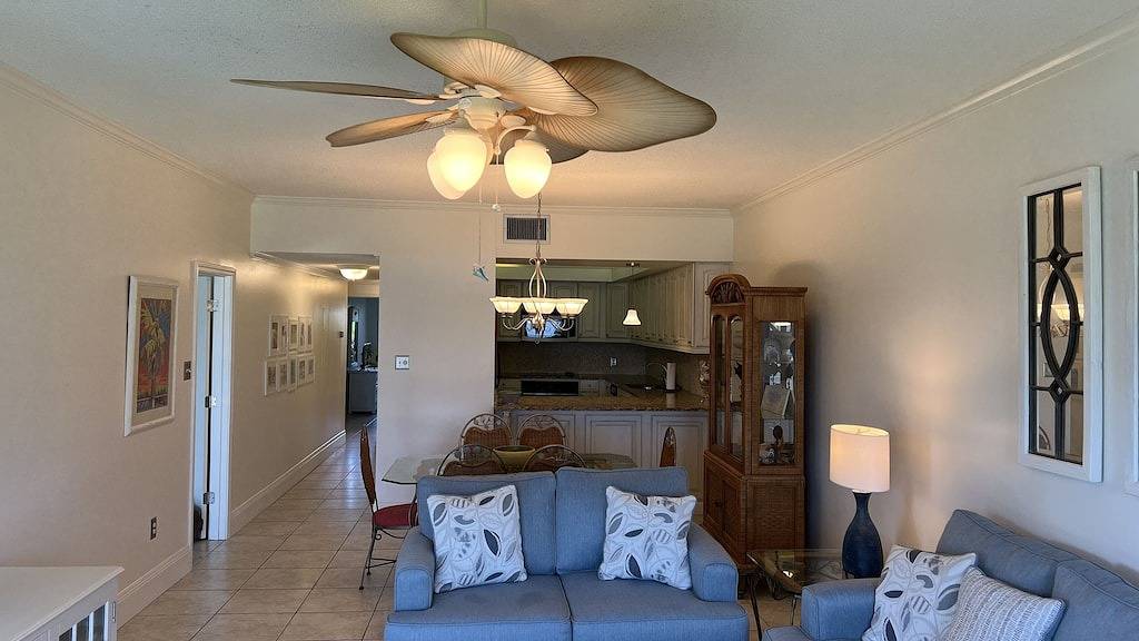 Ganze Wohnung, Ground floor condo with walk out access to docks, fishing piers and pool in Perdido Key, Escambia County
