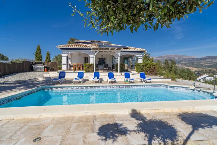 Casa rural para 6 personas, con vistas al lago y jardín, Se admiten mascotas en Viñuela - 2