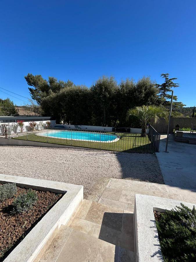 Apartamento de vacaciones para 3 personas, con piscina además de jardín y terraza - 1