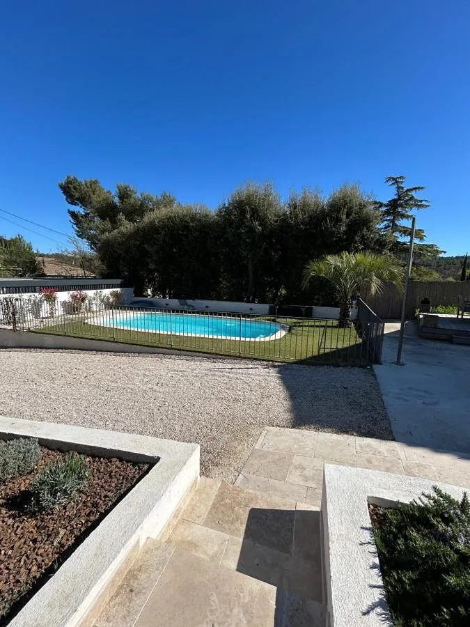 Apartamento de vacaciones para 3 personas, con piscina además de jardín y terraza - 1