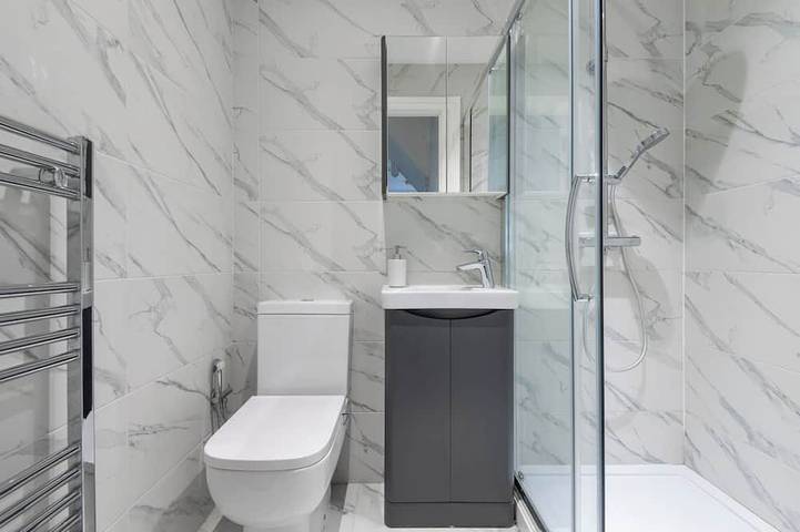 A wonderful and spacious house in a charming road in Merton, London