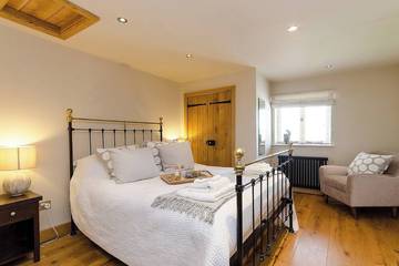 Cottage for 10 People in Carsington Water, Derbyshire, Photo 1