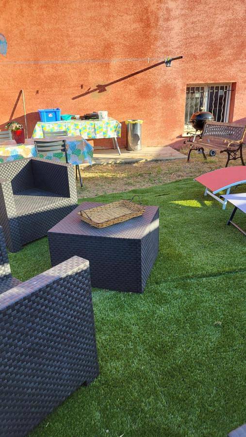 Gîte pour 4 personnes, avec vue ainsi que jardin et piscine à Villeveyrac - 2