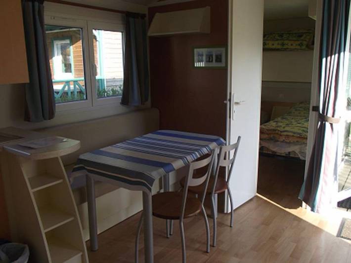Mobil home pour 4 personnes, avec terrasse et piscine dans Pluméliau-Bieuzy - 2