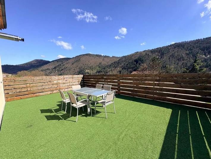 Gîte pour 4 personnes, avec vue et balcon, adapté aux familles à Les Ollières-sur-Eyrieux - 3