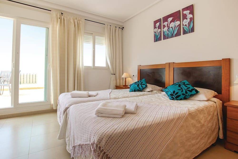 Stunning home in Roldán with kitchen in Torre Pacheco, Costa Cálida