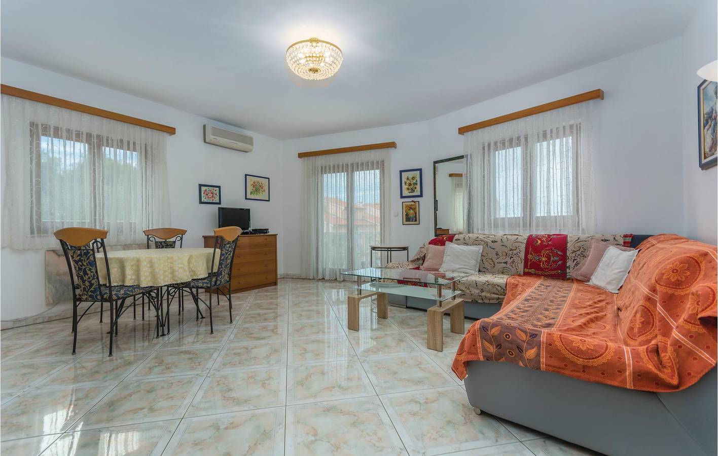 Appartement de vacances entier, Appartement de vacances pour 6 personnes avec terrasse in Umag, Région d'Umag