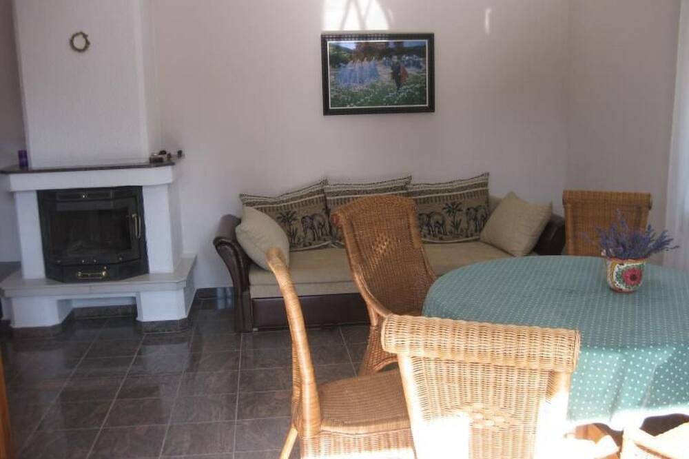 Ganze Wohnung, Geräumige Ferienwohnung Hannabella mit Garten in Zamardi, Siófok und Umgebung