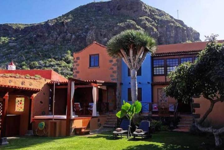 Ferienhaus für 7 Personen, mit Whirlpool und Terrasse sowie Garten und Ausblick in San Juan de la Rambla