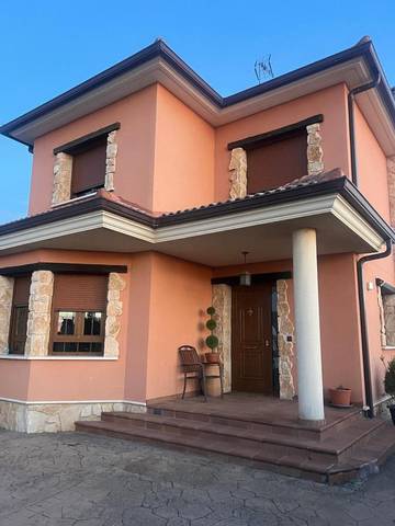 Casa de vacaciones para 8 personas, con piscina además de terraza y vistas en Provincia de Burgos