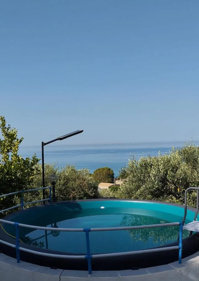 Ferienhaus für 5 Personen, mit Pool und Garten sowie Ausblick - 1