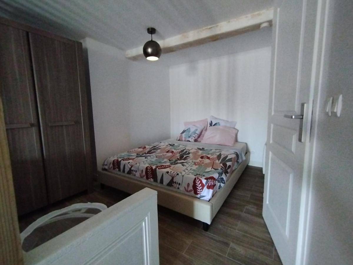 Appartement entier, Trévoux: loft ravissant avec terrasse in Trévoux, Ain