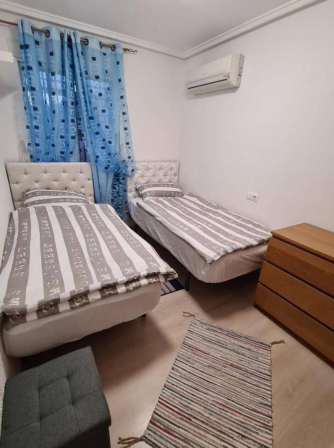 Location de vacances pour 12 personnes, avec jardin ainsi que piscine et vue à Monforte del Cid - 2