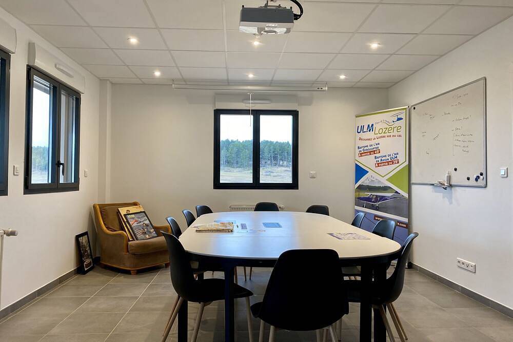 Apartamento entero, Estudio-Vittorio Magni-Habitación con desagüe-Superior-Vista al Jardín in Brenoux, Cevenas