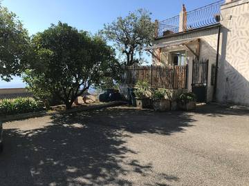 Gîte pour 5 personnes, avec terrasse, animaux acceptés à La Turbie