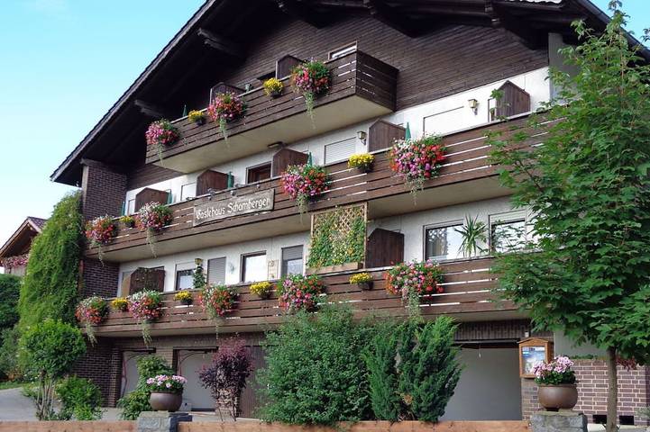 Ferienhaus für 20 Personen, mit Balkon und Garten