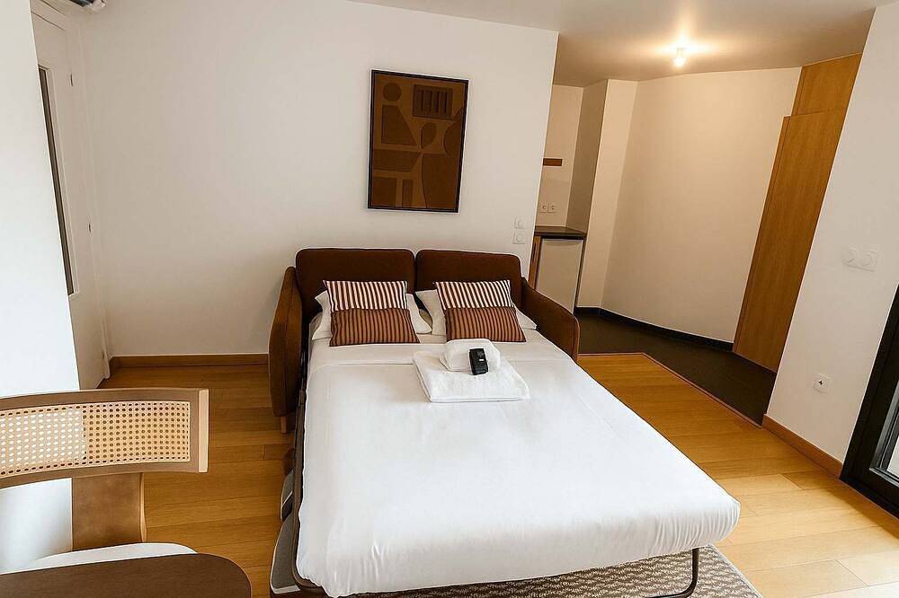 Entire apartment, Courbevoie Studio terrasse situe pres de Paris in Courbevoie, Hauts-de-Seine