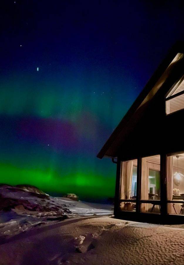 Gîte pour 6 personnes, avec vue ainsi que vue sur le lac et jardin dans Moskenes - 3