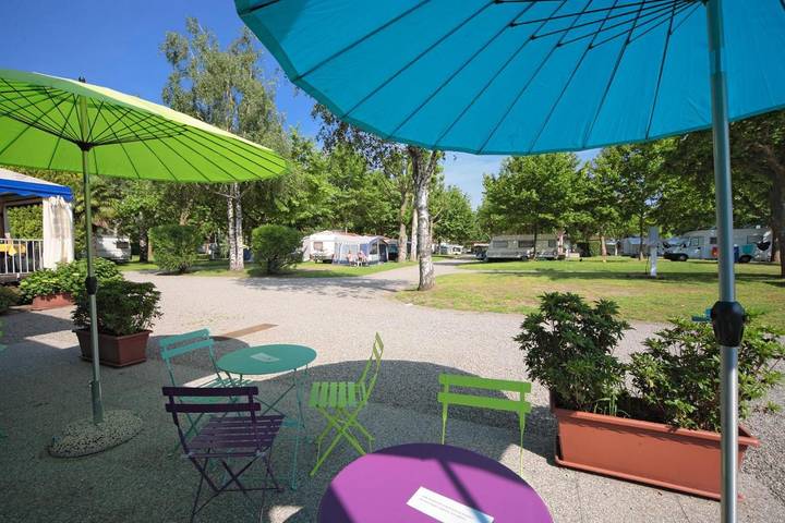 Camping für 2 Personen, mit Terrasse am Lago Maggiore - 2