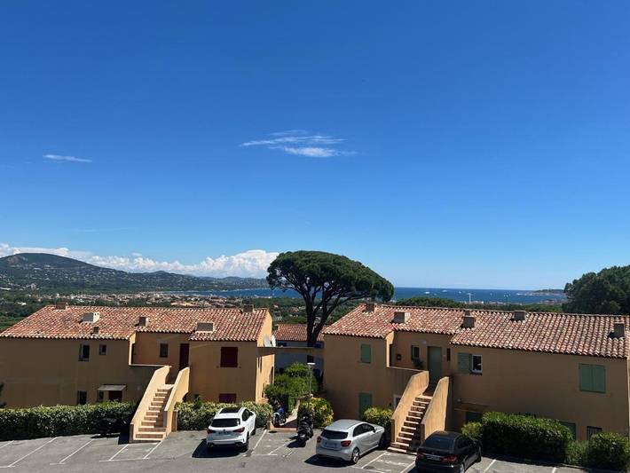 Ferienwohnung für 4 Personen, mit Balkon und Terrasse sowie Pool und Ausblick in Cogolin - 2