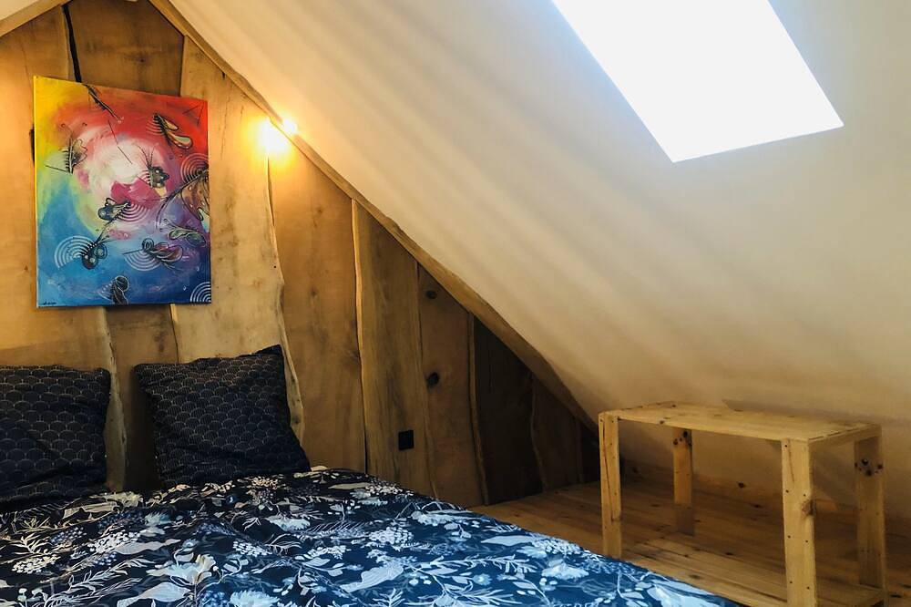 Dortoir mixte à l'auberge pour groupe ou famille jusqu'à 8 personnes. in La Barthe-de-Neste, Hautes-Pyrénées