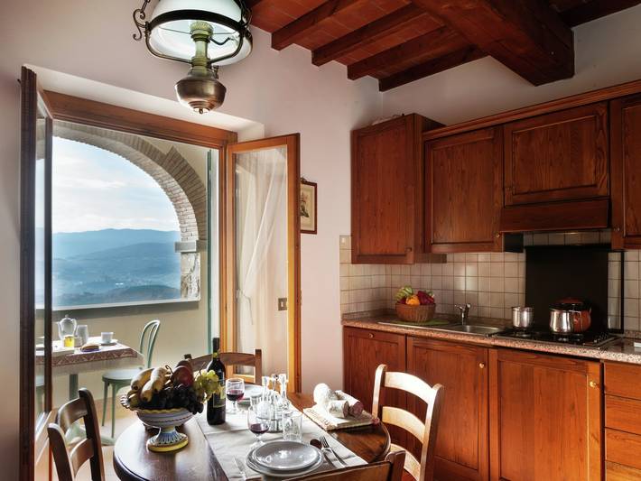 Gîte pour 2 personnes, avec piscine et terrasse, adapté aux familles à Poppi - 3