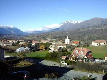 Gîte pour 4 personnes, avec vue ainsi que vue sur le lac et jardin à Saint-Laurent-du-Cros