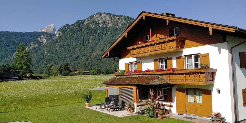 Ferienwohnung für 3 Personen, mit Balkon und Garten sowie Ausblick in Schönau am Königssee