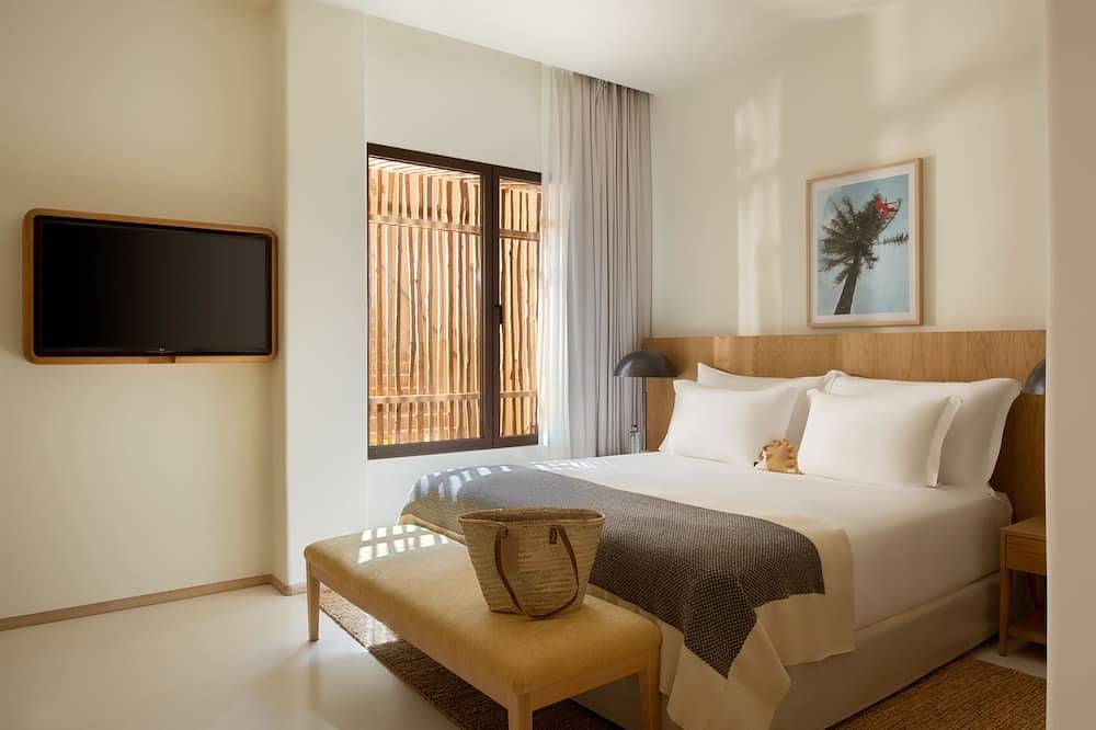 Three Bedroom Residence With Private Pool and Resort Access in Ibiza Stadt, Ibiza Süden