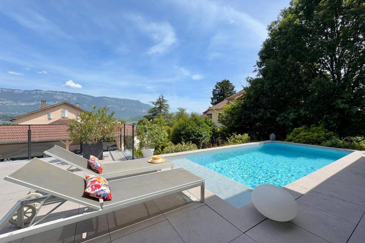 Villa 6 p Piscine à 5 mn à pied du lac in Le Bourget-du-Lac, Chambéry und Umgebung