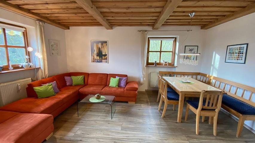 Ferienwohnung für 5 Personen, mit Sauna und Pool sowie Garten, mit Haustier in Hauzenberg