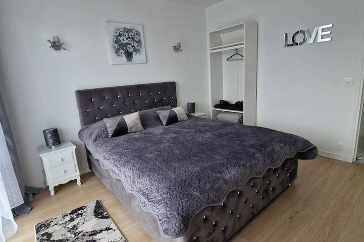 Location de vacances pour 22 personnes, avec jardin à Chelles - 3