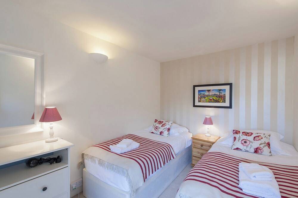 3 bedroom accommodation in Edinburgh in Edinburgh, Edinburgh and Lothian