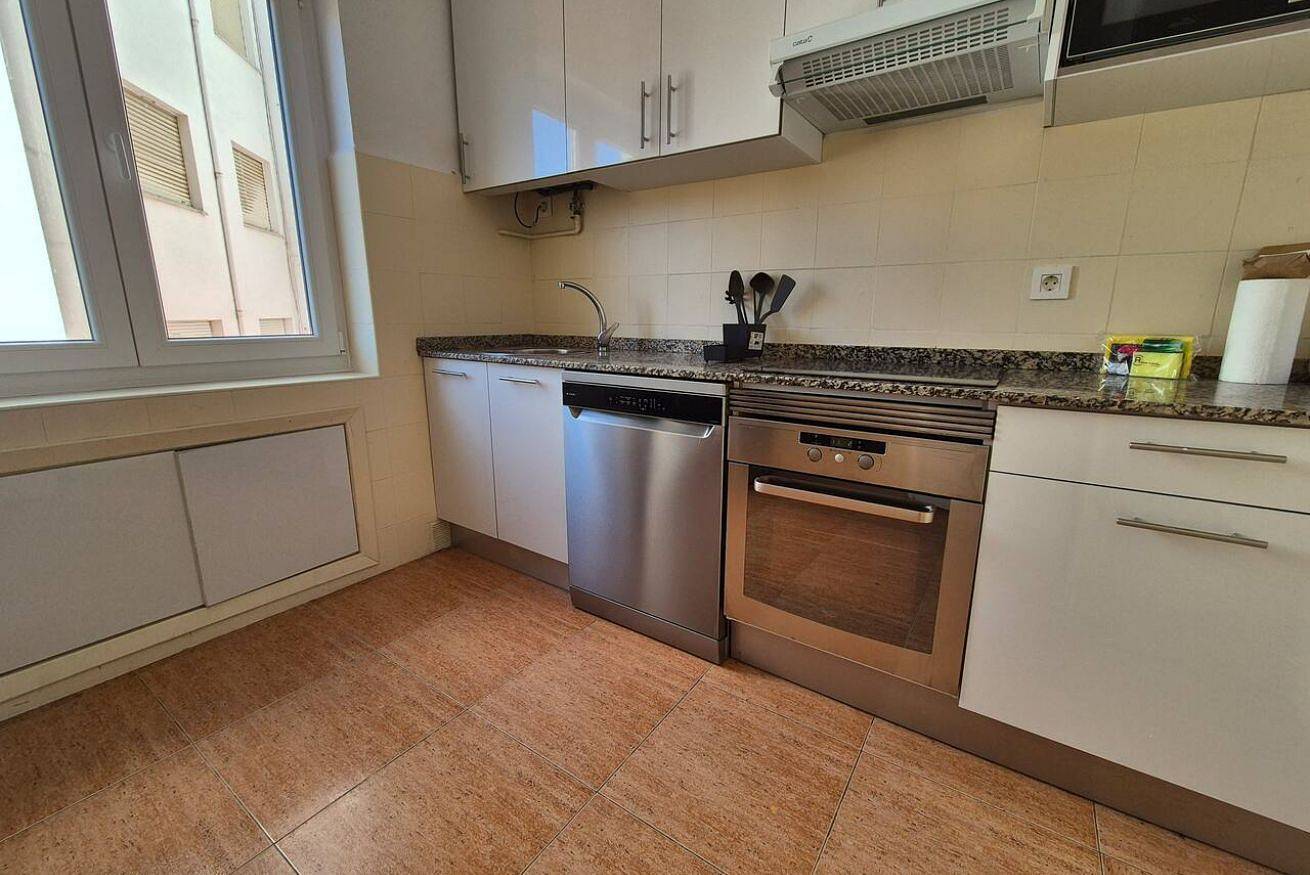 Ganze Wohnung, Chic City Apt: Wi-Fi, Dishwasher, Washer/Dryer in Oviedo, Cordillera Cantábrica