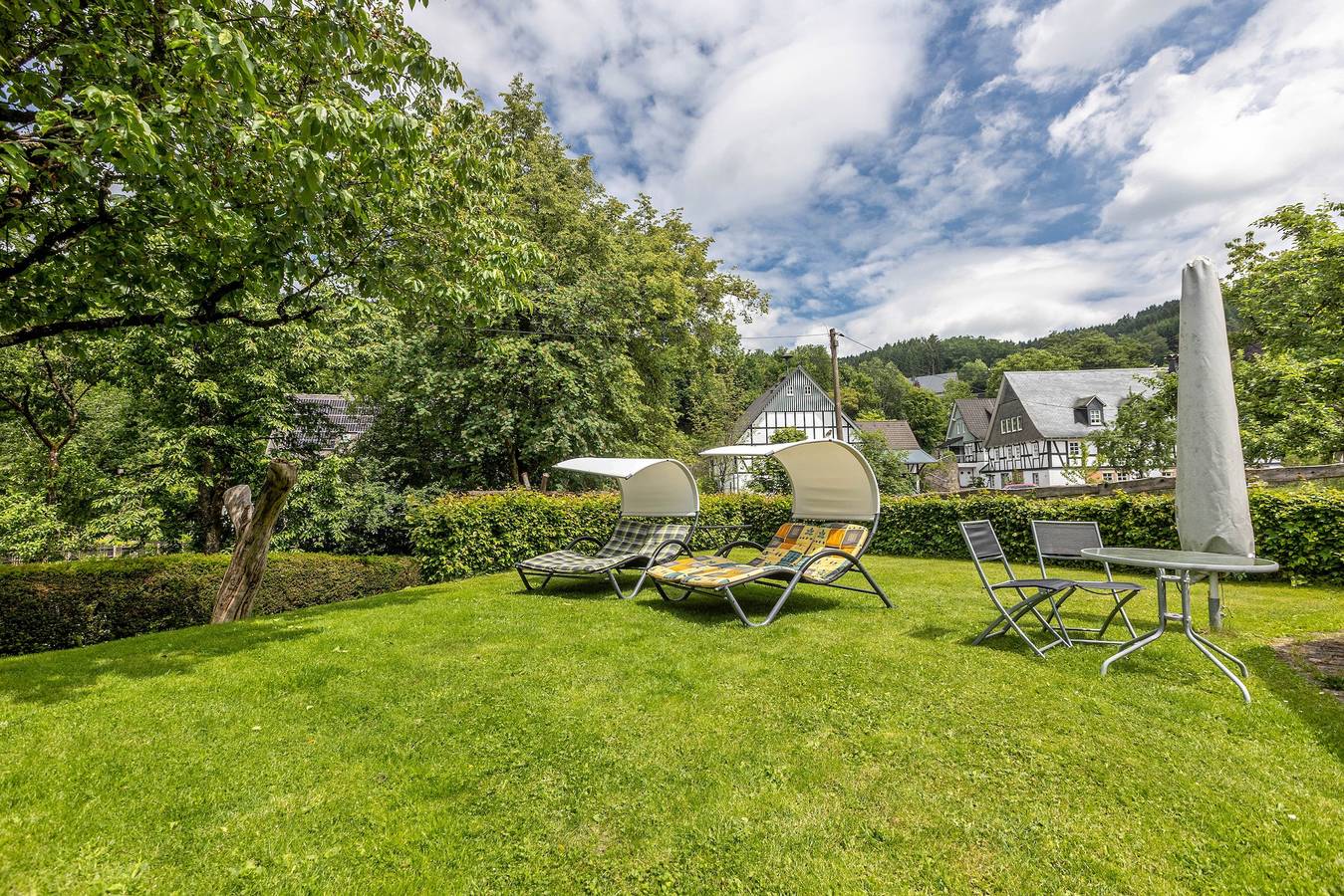 Ganze Wohnung, Ferienwohnung Dorfblick mit großem Balkon und einem wunderschönen Ausblick in Lennestadt, Sauerland