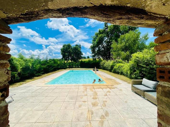 Villa pour 15 personnes, avec piscine ainsi que jardin et vue