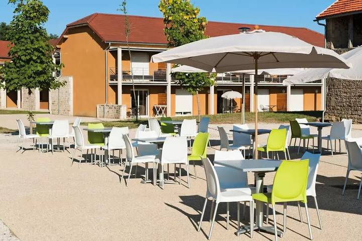 Entire studio, Premium Duplex Studio 2 People Sleeping Area Terrace in Alvignac, Causses du Quercy Regional Nature Park