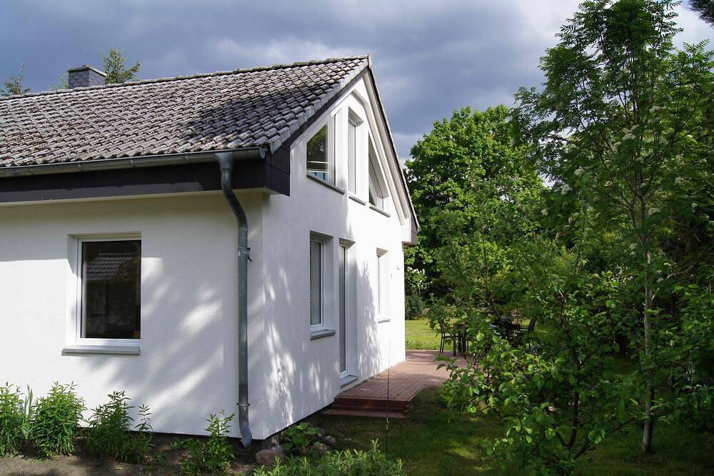 Großzügiges Ferienhaus mit Seezugang in Zehdenick, Ruppiner Seenland