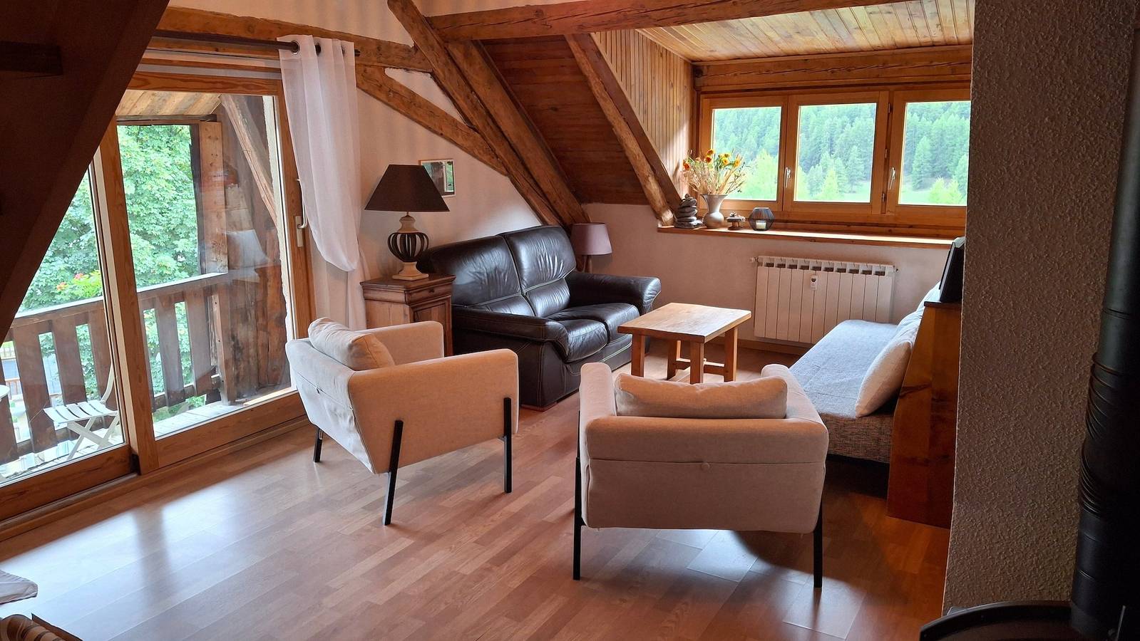 Maison de vacances 'À Molines En Queyras 8-15 Pers' avec vue sur la montagne, terrasse et Wi-Fi in Molines-en-Queyras, Queyras