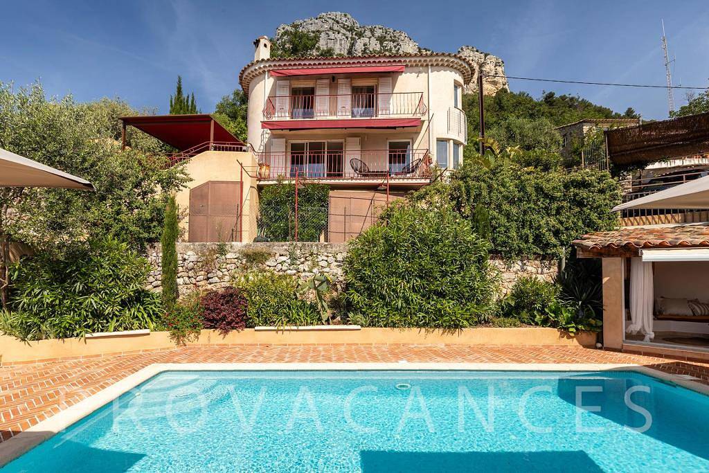 Holiday home with pool and panoramic views in the medieval town of Saint-Jeannet in Saint-Jeannet, Region de Cannes