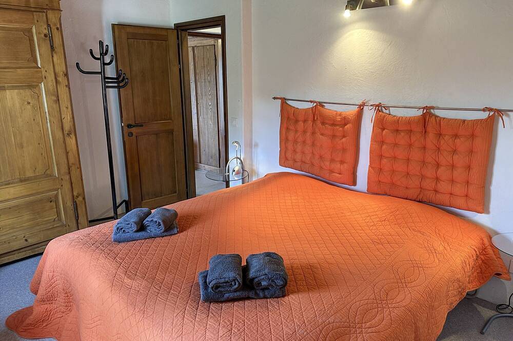 Charmantes Rustico mit Geschichte und Weitblick in Lavertezzo, Tessiner Alpen