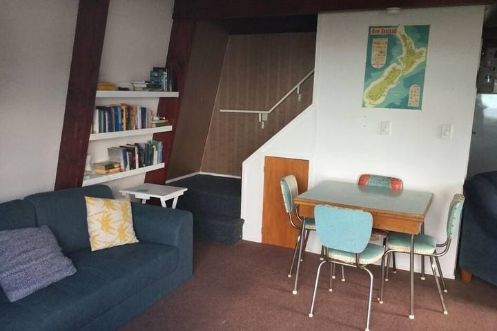 Log cabin for 7 people, with terrace and garden in Wellington