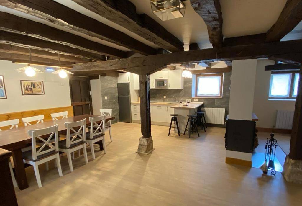 Two-Bedroom House in Merindad de Sotoscueva, Cordillera Cantábrica