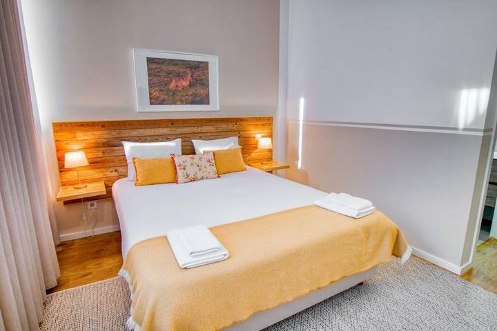 Casa rural para 11 personas, con jardín además de piscina y vistas, Familias con niños en Ponte da Barca - 2