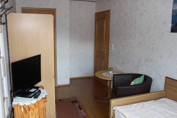 Landgasthof "Zur Tenne" - Einzelzimmer mit Dusche / Wc, Fernseher und kostenlosem Wlan in Feuchtwangen, Romantische Straße
