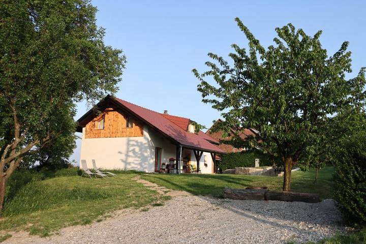 Location de vacances pour 6 personnes, avec Balcon et Jacuzzi ainsi que Terrasse et Vue dans Ormož